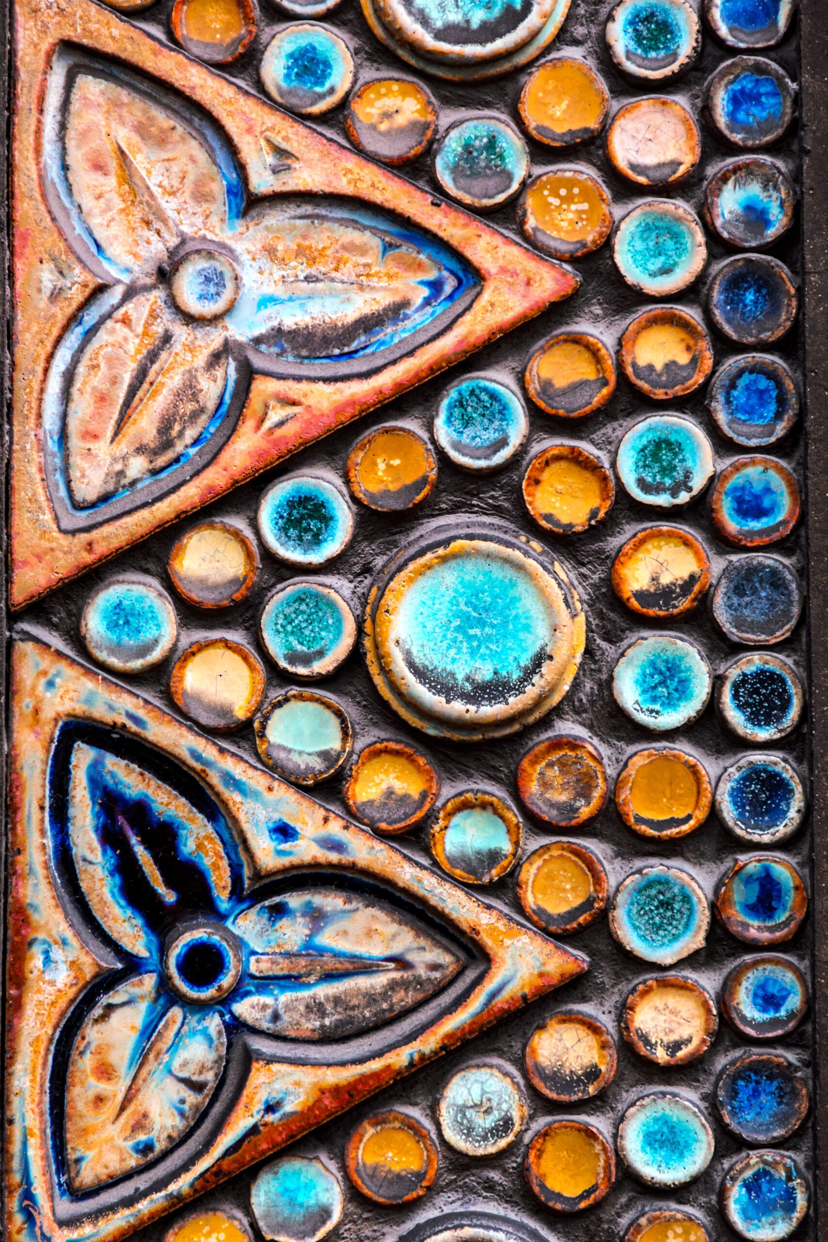Circle,Ceramic,Tile,Detail,From,The,Exterior,Decoration,Of,Saint